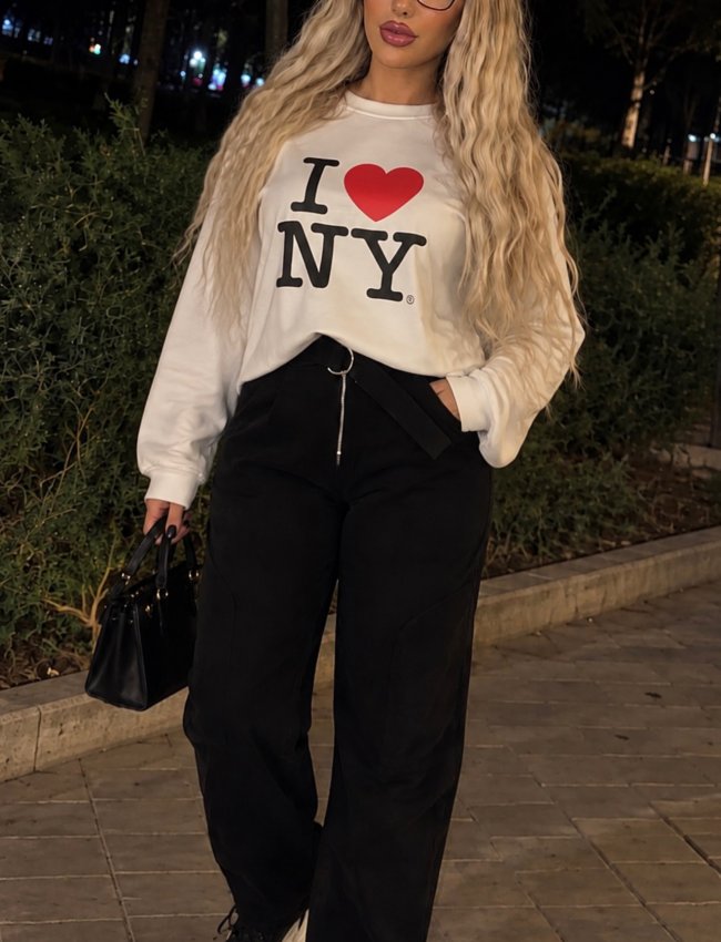 Beyaz yazılı sweatshirt