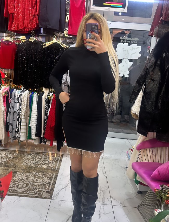 Siyah Taşli Elbise