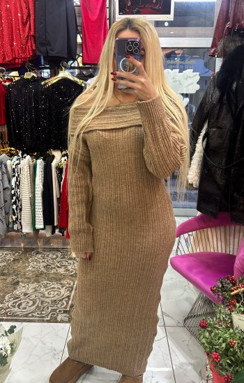 Kayık Yaka Elbise