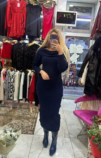 Kayık Yaka Elbise