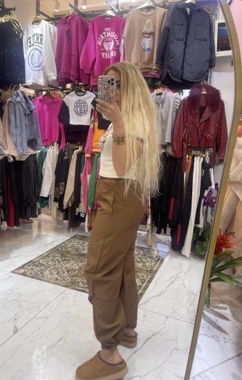 Krem Rengi Yazılı Crop Top