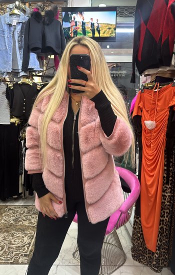 Pembe kürk