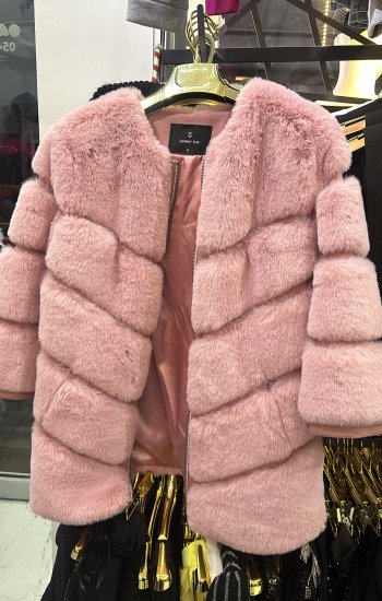 Pembe kürk