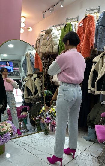 Pembe yazılı ceket