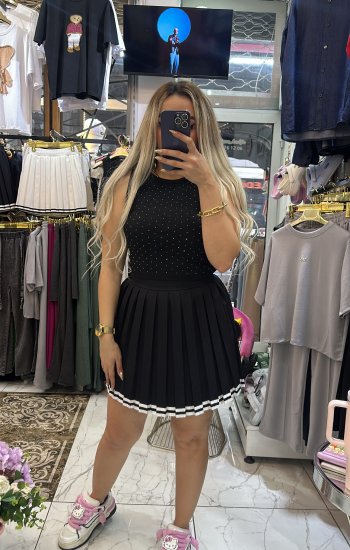 Siyah Pileli Etek
